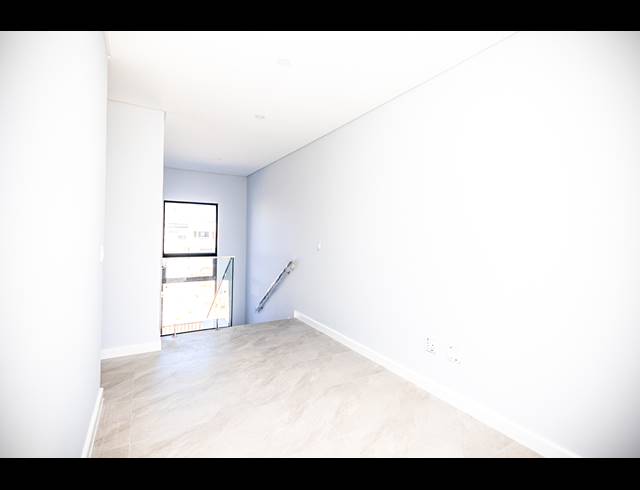 4 BEDROOM FREEHOLD FOR SALE IN SANDOWN
